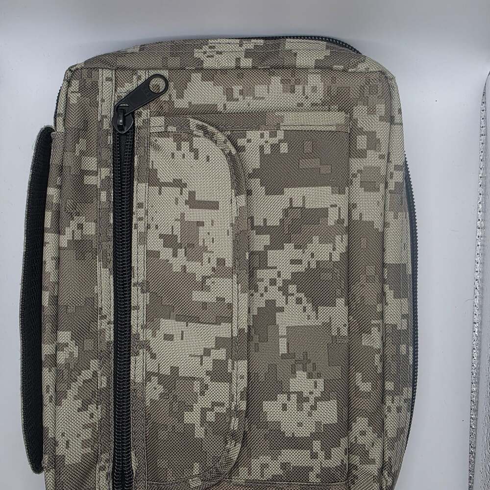 Carry all Case/Book-cover 2 Outer pockets Zip Close Camouflage
